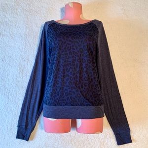 🔥NWOT VS PINK Blue Leopard Cheetah Long Sleeve